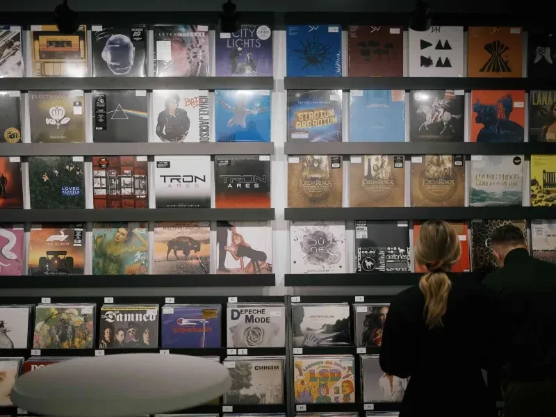 Пространство в тишине — магазин винила и Hi-Fi в Калининграде