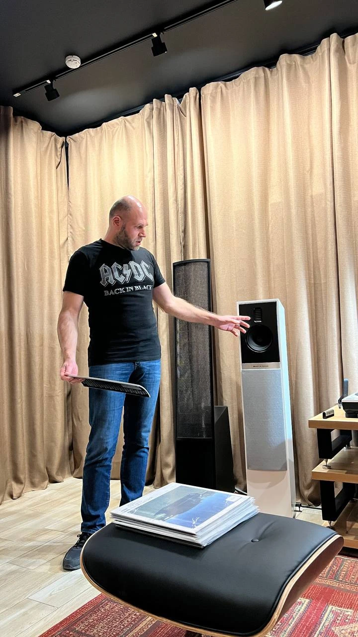 Martin Logan ESL X — прослушивание в Пространстве в тишине