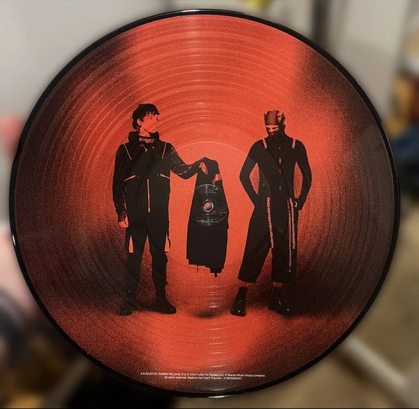 R-35069486-1757677650-8243