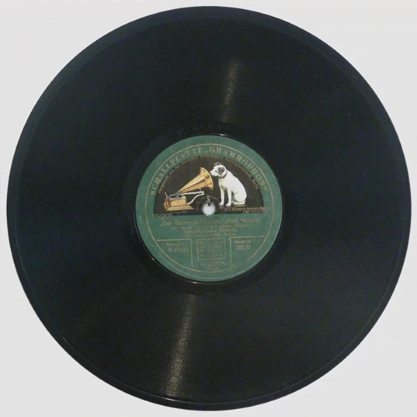 Шеллаковая патефонная пластинка - предшественник виниловых дисков